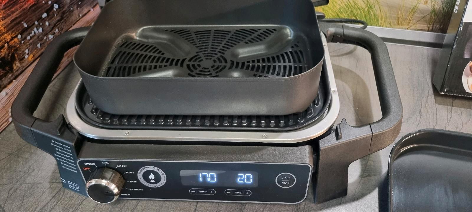 Ninja Woodfire Pro XL Elektrischer Außengrill:Smoker OG850EU Test