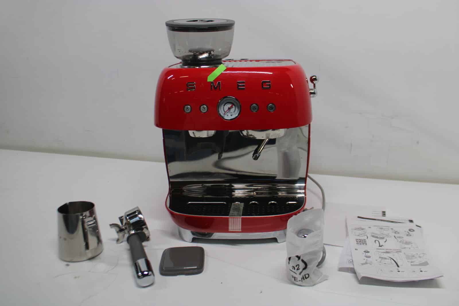 Smeg EGF03RDEU Espressomaschine Kaffeevollautomat 50s Style