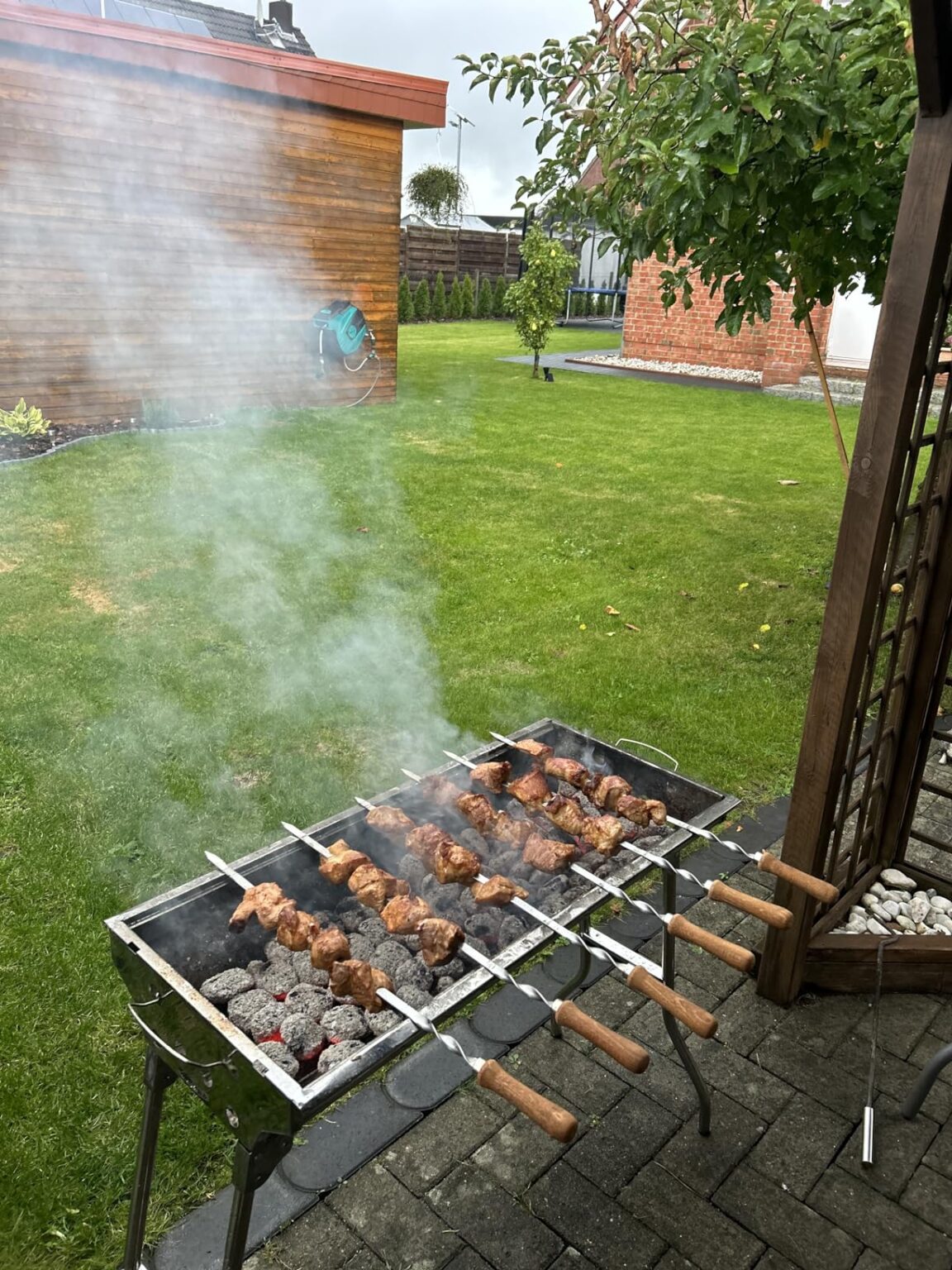 Uten Edelstahl BBQ Holzkohlegrill Räuchergrill - EdelKüche