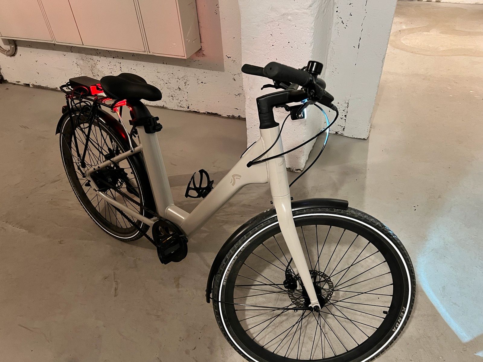 CRIVIT Urban E-Bike Y - EdelKüche