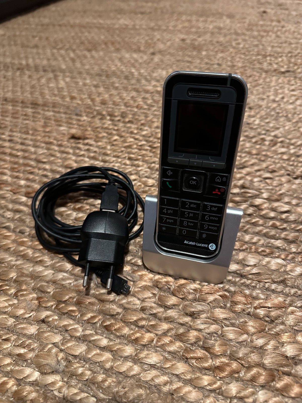 ALCATEL E-160 Solo-DECT-Telefon mit beleuchtetem Display