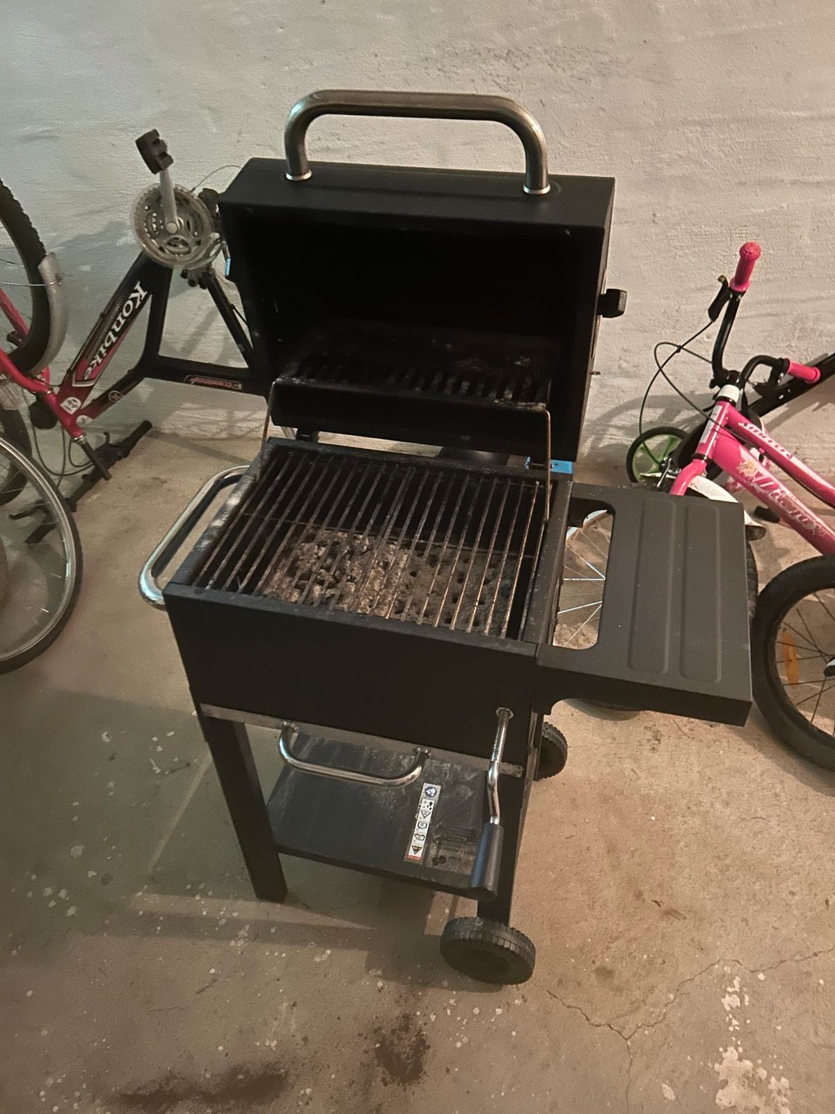 ENDERS Holzkohle-Grillwagen Mason S Test