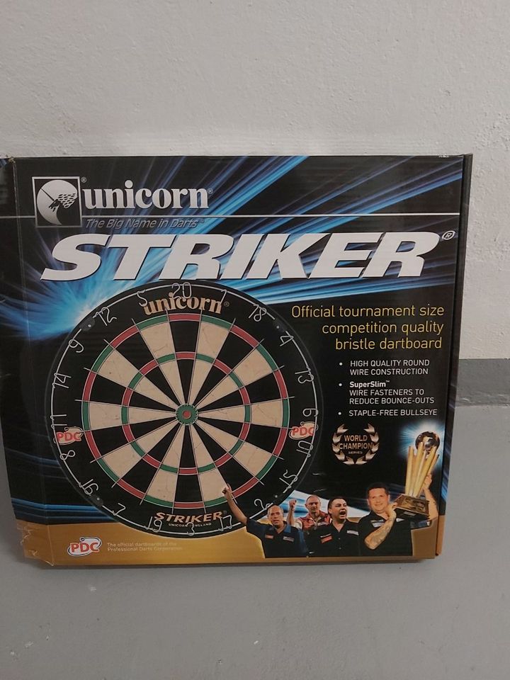 Unicorn Striker Bristle Dartscheibe