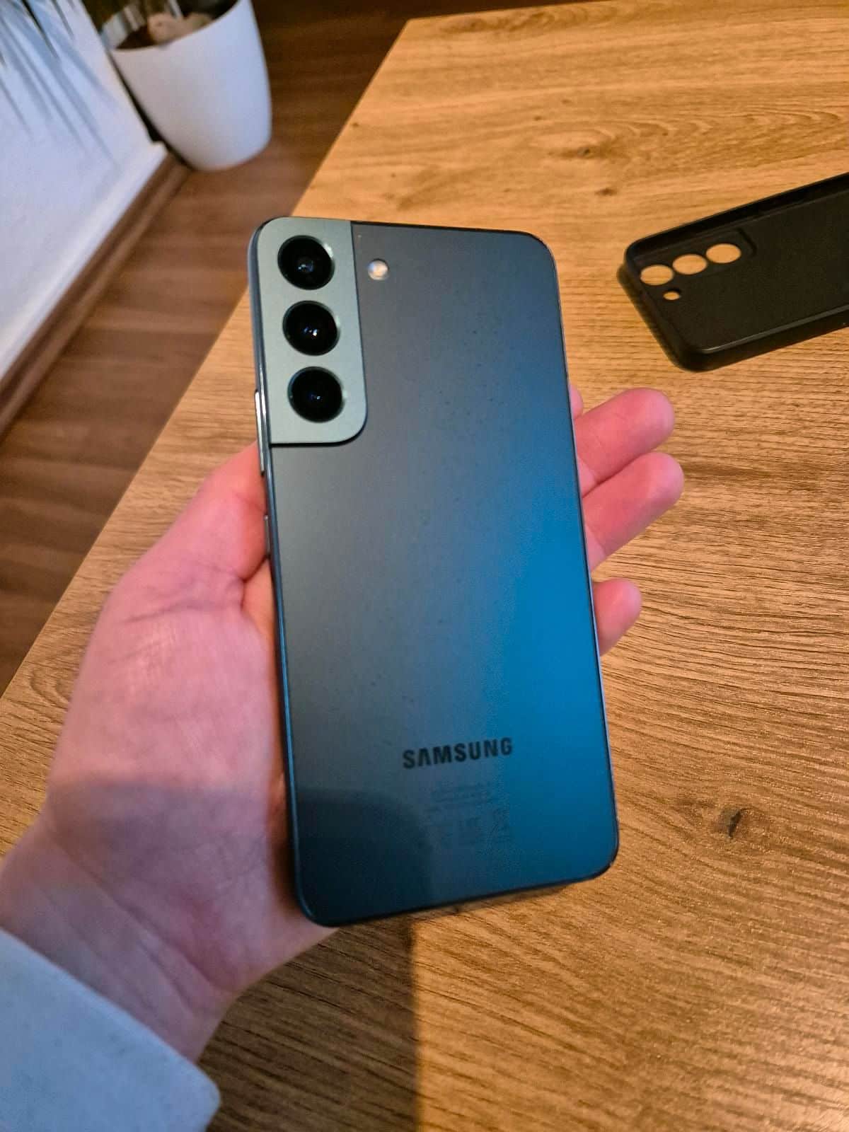 SAMSUNG Galaxy S22 Smartphone Test